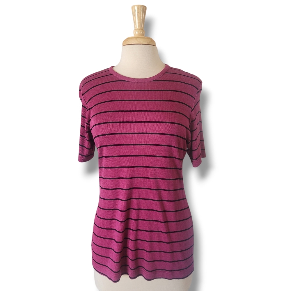 Sag Harbor Round Neck Short Sleeve Striped Stretch Tee. Size Small/Med